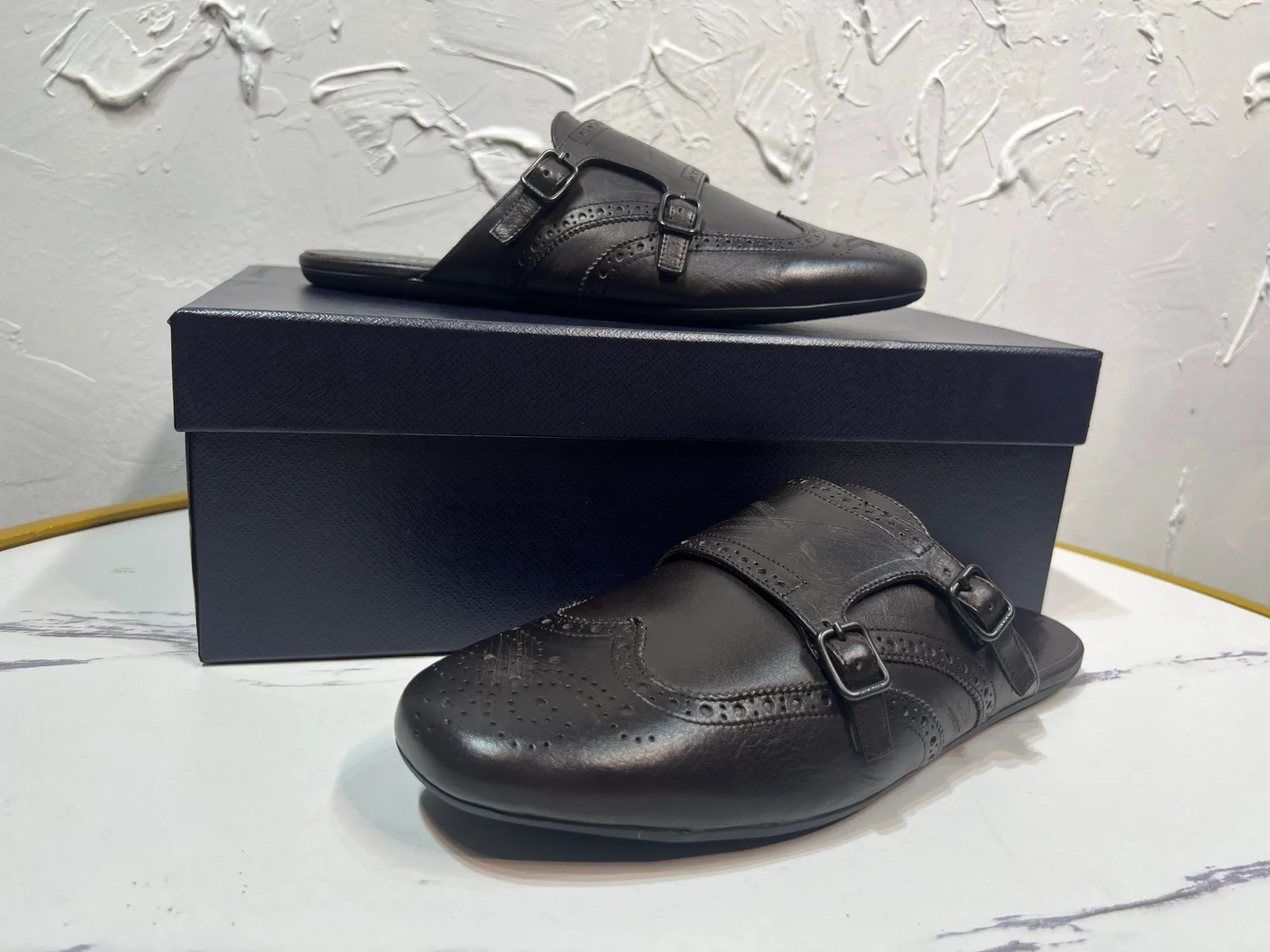 P780 prada derby2025 spring and autumn latest Prada slip-on retro men's Muleto shoes, Shuffle double-buckle Monk shoes, upper cowhide, lining and foot cowhide, rubber sole, black and brown 2-color original packaging Code number: 39-46